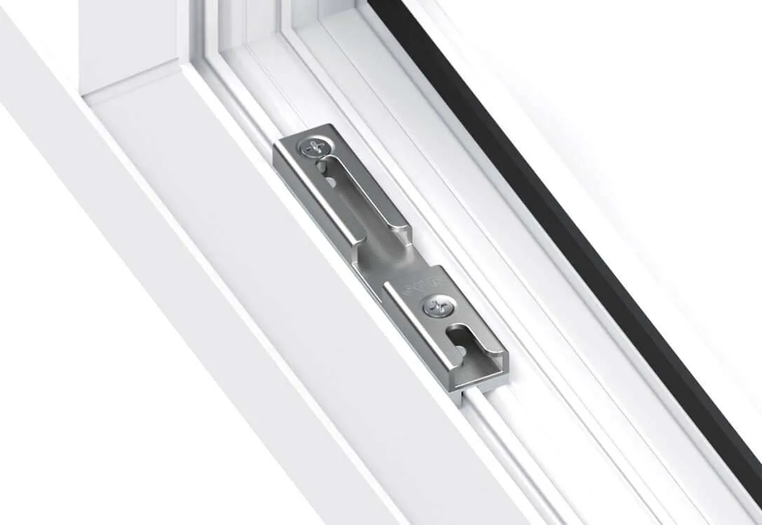 Inline handle mechanism for tilt and turn operation